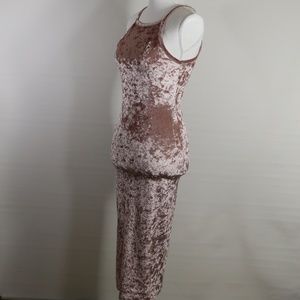 SOLD - Joe & elle pink velvet bodycon dress